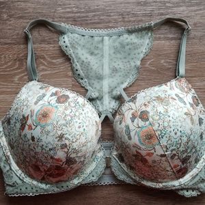 🎉2/$30 Victoria's Secret push up bra